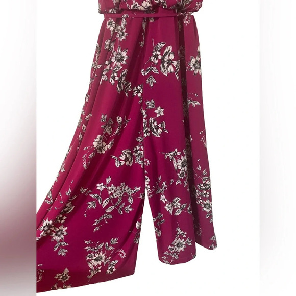 NWOT Maggy London High Neck Floral Pattern Jumpsuit in size 4 - Picture 4 of 10